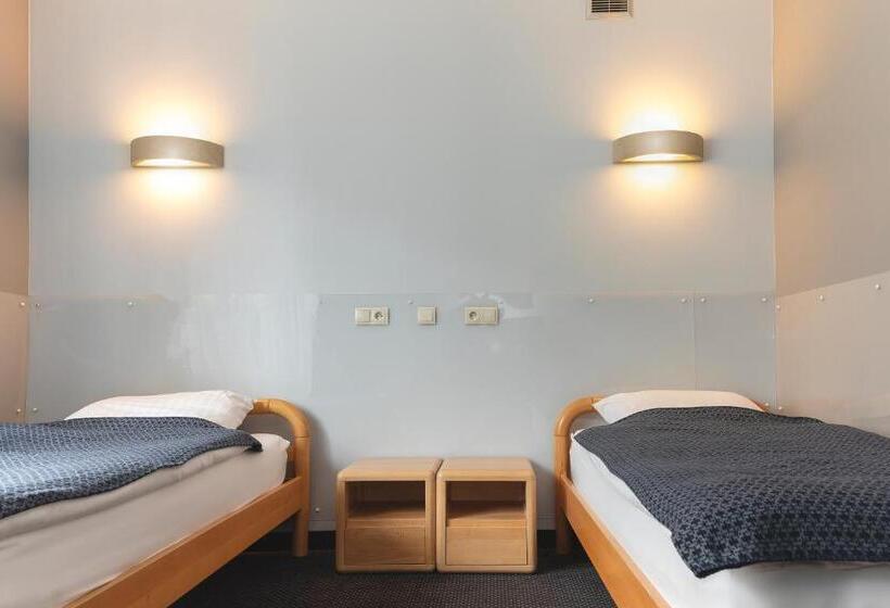 بنسيون Pentagos Centrum