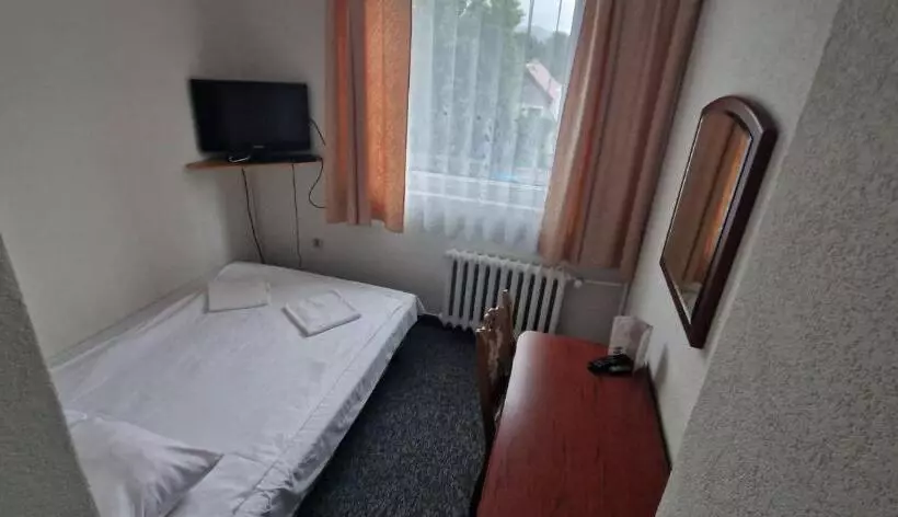 Pokoje Dom Turysty Sanok 24h