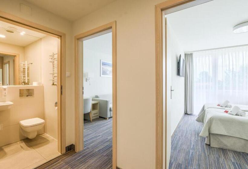 リゾートホテル Centrum Zdrowia I Wypoczynku Ikar