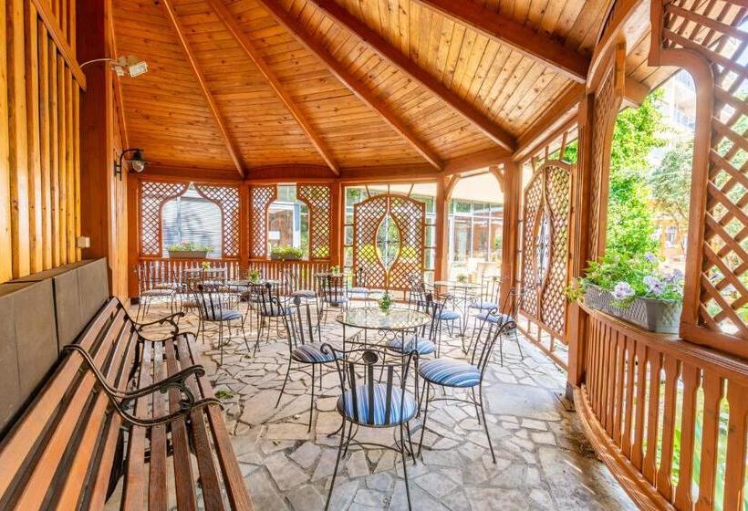 リゾートホテル Centrum Zdrowia I Wypoczynku Ikar