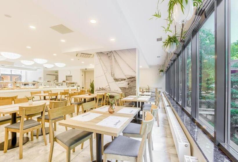 リゾートホテル Centrum Zdrowia I Wypoczynku Ikar