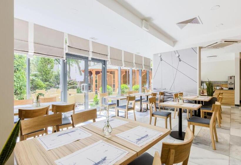 リゾートホテル Centrum Zdrowia I Wypoczynku Ikar