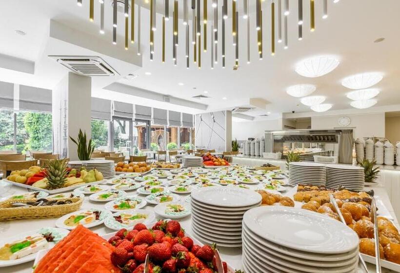 リゾートホテル Centrum Zdrowia I Wypoczynku Ikar