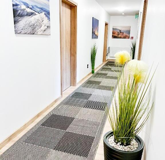 הוסטל Pod Gromadzyniem Resort