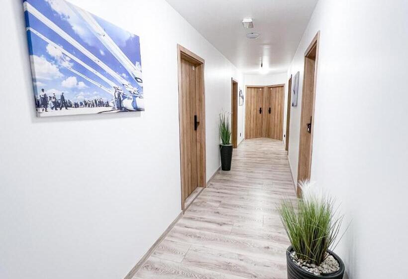 הוסטל Pod Gromadzyniem Resort