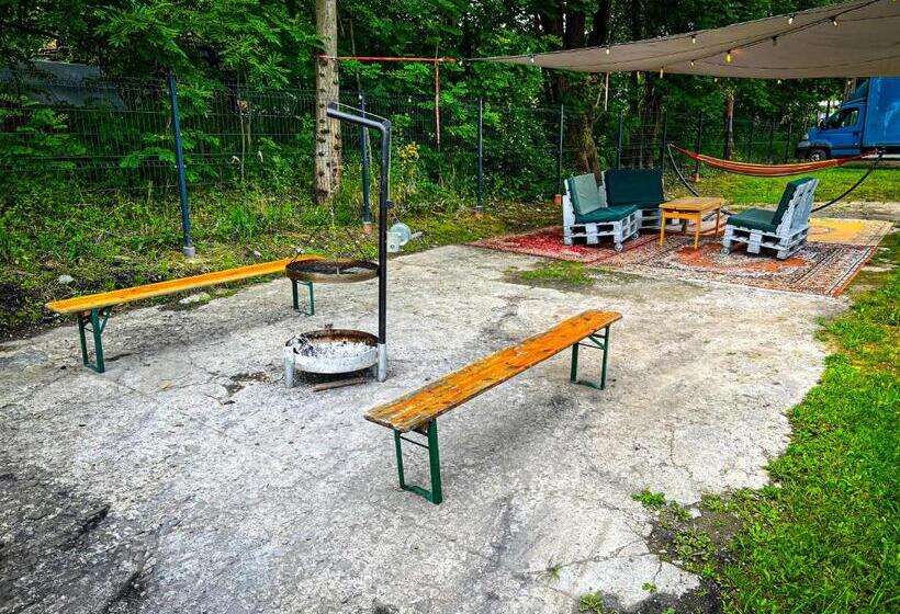 הוסטל Pod Gromadzyniem Resort