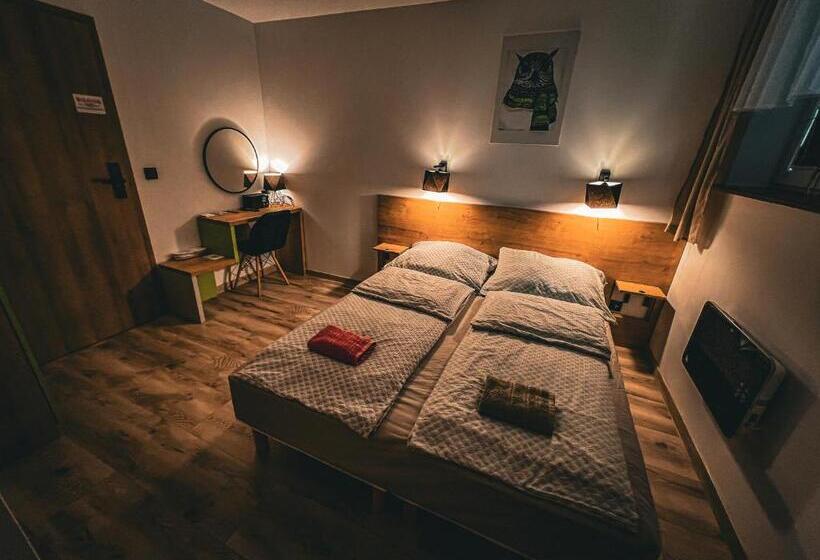 הוסטל Pod Gromadzyniem Resort