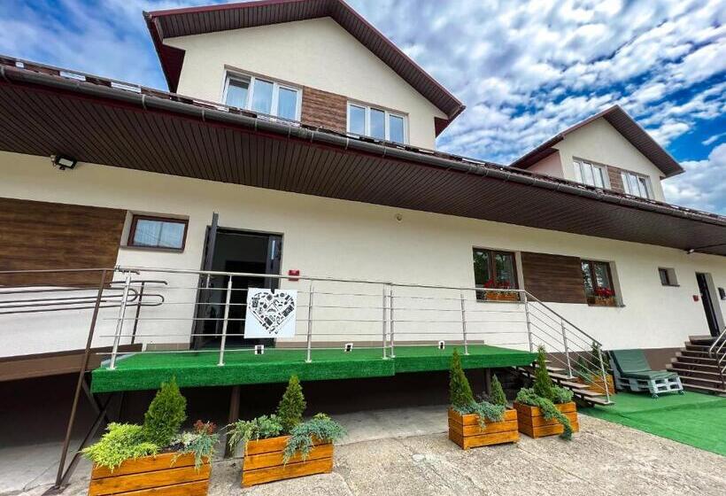 הוסטל Pod Gromadzyniem Resort