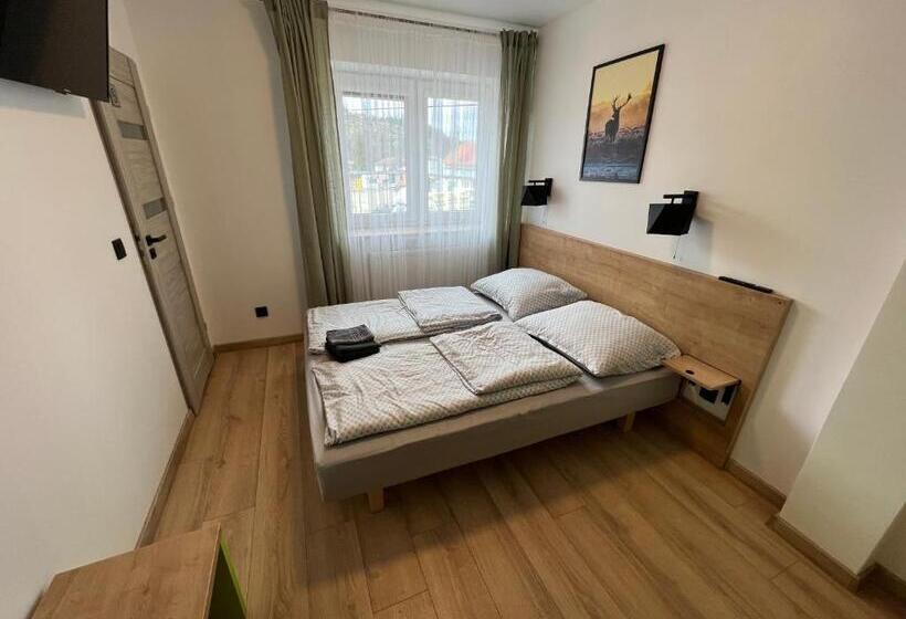 הוסטל Pod Gromadzyniem Resort