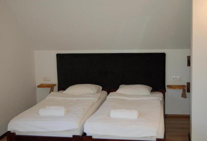 Nocleg ze śniadaniem Cisna Chata