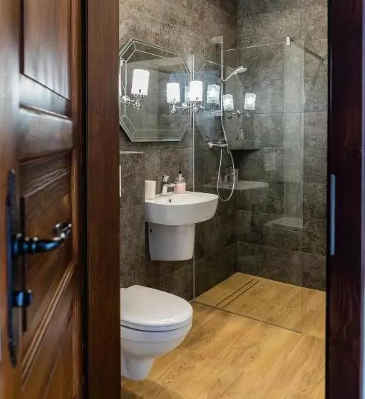 ベッドアンドブレックファースト Cisna Chata