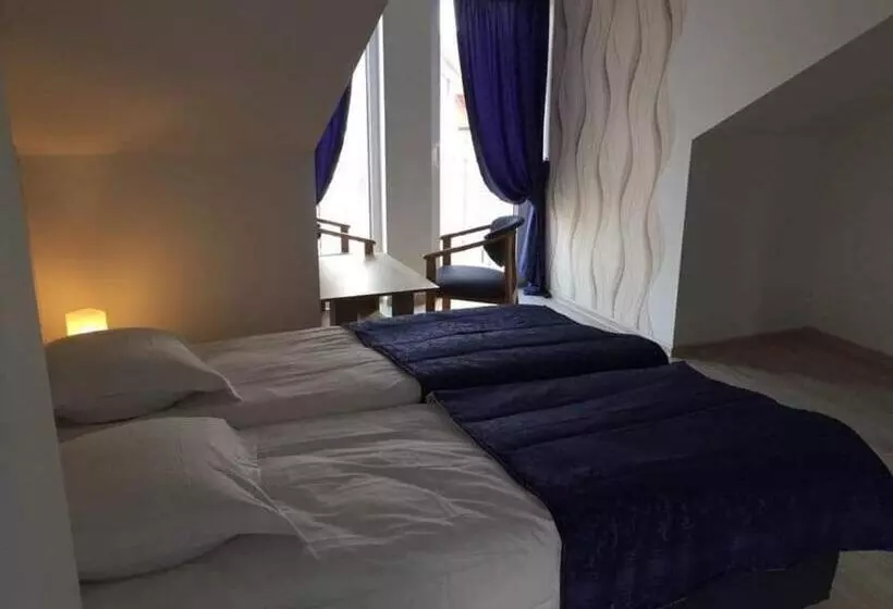 Aamiaismajoitus (B&B) Villa Mors