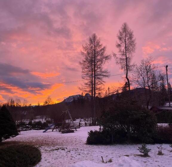 تختخواب و صبحانه Willa Maria