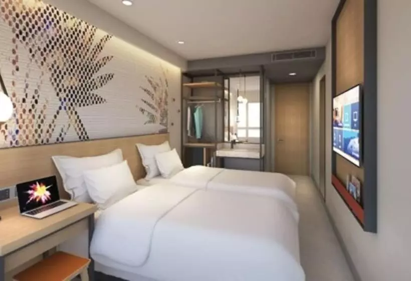 Go Hotels Plus Naga