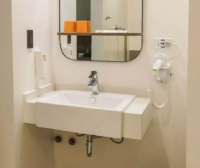 Go Hotels Plus Naga