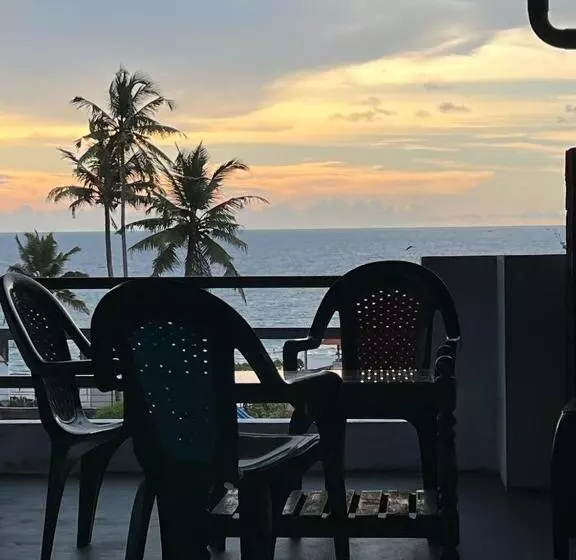 هتل Mohans Ayurvedic Beach Resort