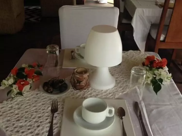 هتل Oveng Lodge
