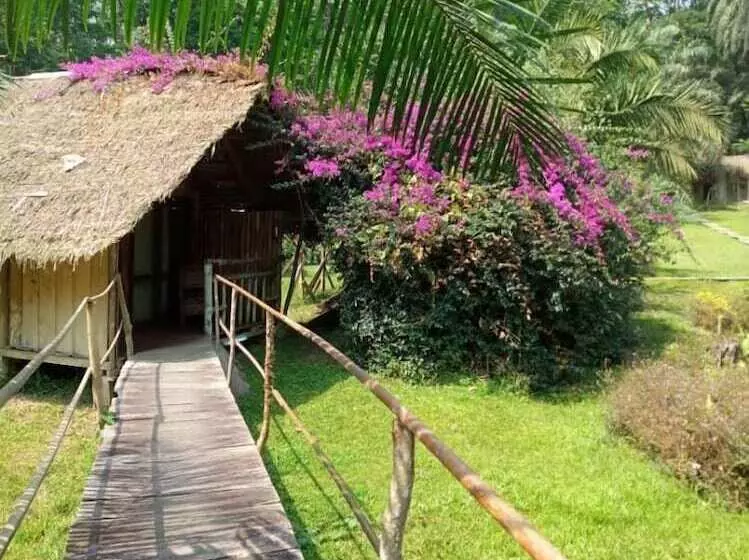 هتل Oveng Lodge