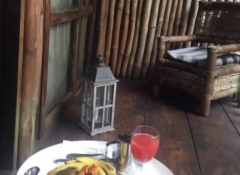 هتل Oveng Lodge