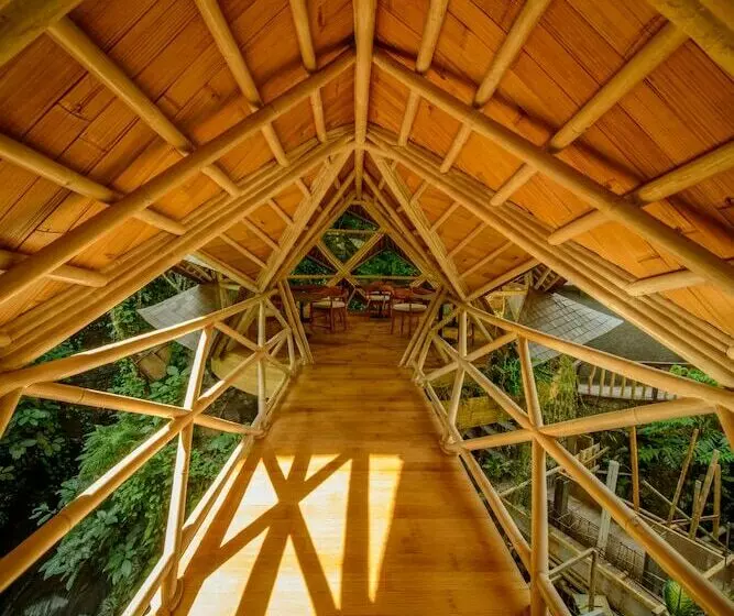 Hotelli Ulaman Eco Luxury Retreat