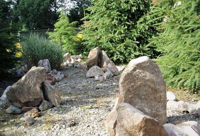 פנסיון Willa Axla Z Werandą Ogrodem I Parkingiem