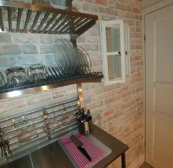 Majatalo Willa Axla Z Werandą Ogrodem I Parkingiem