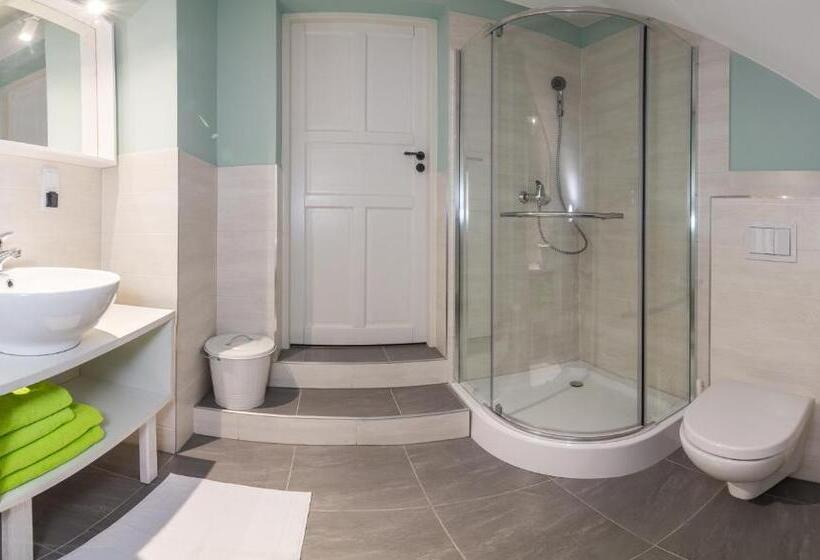 פנסיון Willa Axla Z Werandą Ogrodem I Parkingiem