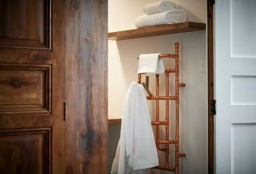 Aamiaismajoitus (B&B) Château De Sibra