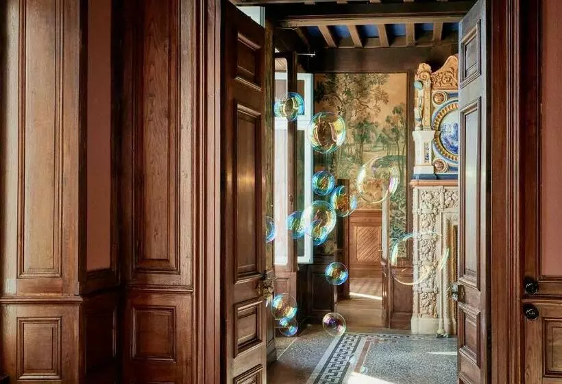 Aamiaismajoitus (B&B) Château De Sibra