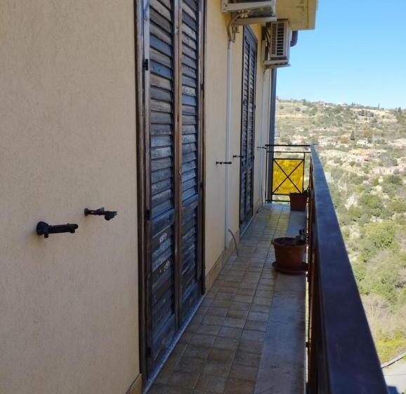 مبيت وإفطار Ferula Loft