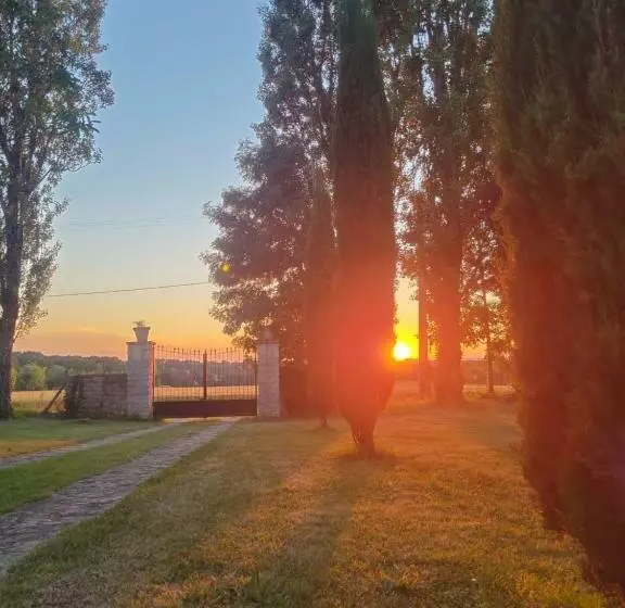 Aamiaismajoitus (B&B) Le Flacon De La Verrouille