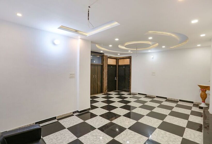 Fabhotel Occazia Palace