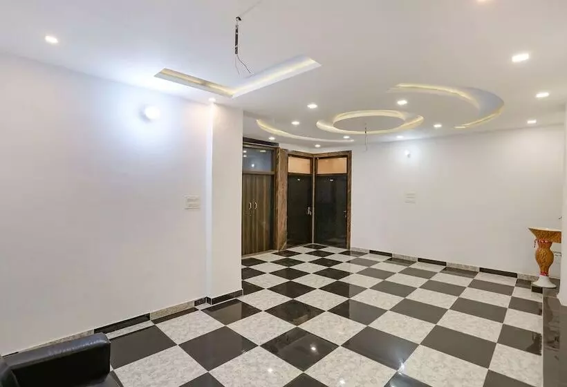 Fabhotel Occazia Palace