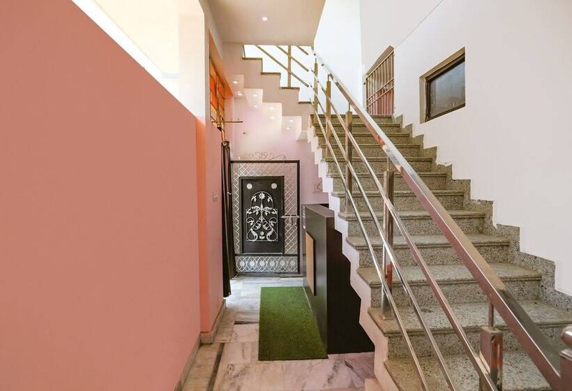 Fabhotel Occazia Palace