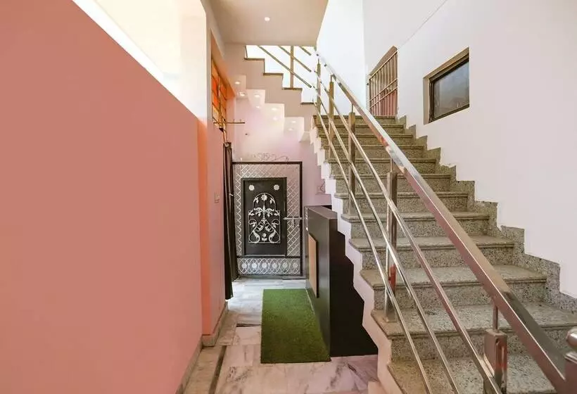 Fabhotel Occazia Palace