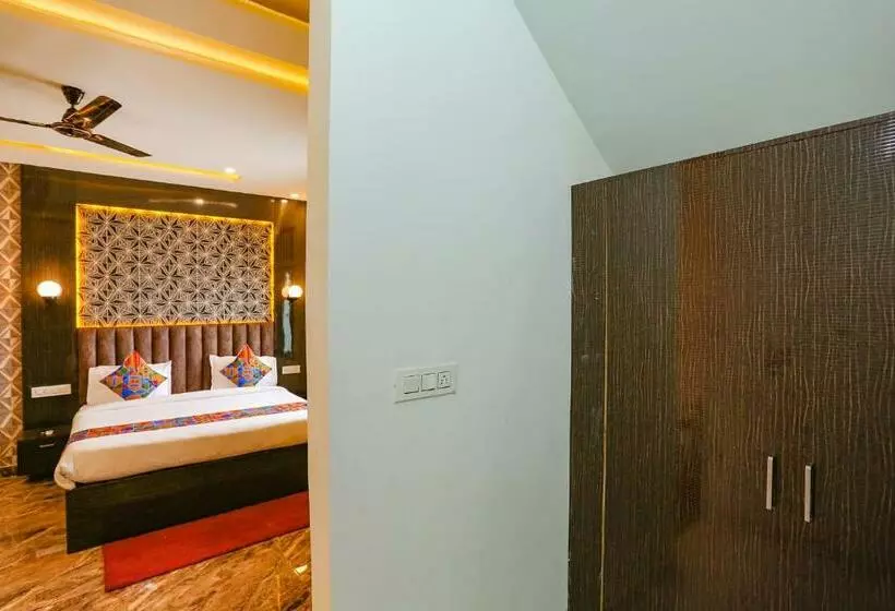 Fabhotel Occazia Palace