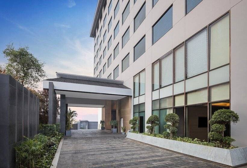 هتل Courtyard By Marriott Shillong