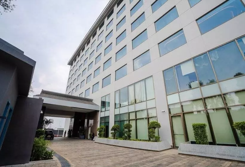ホテル Courtyard By Marriott Shillong