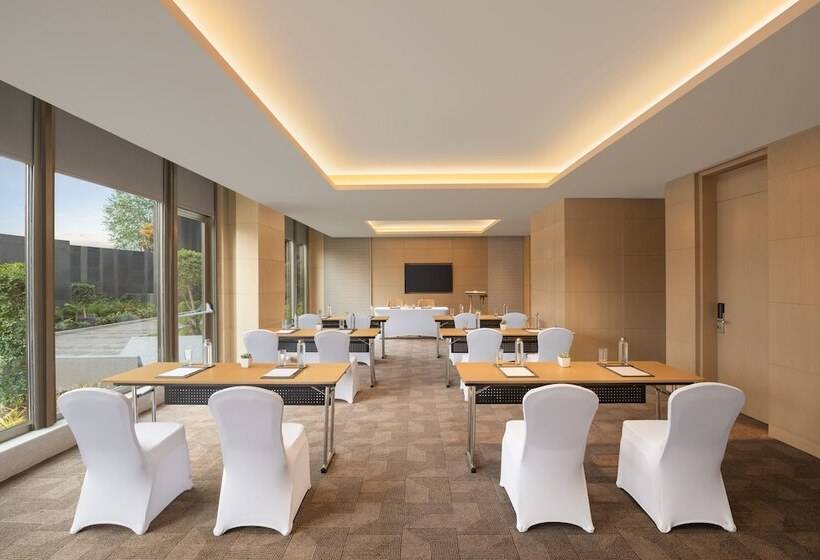 هتل Courtyard By Marriott Shillong