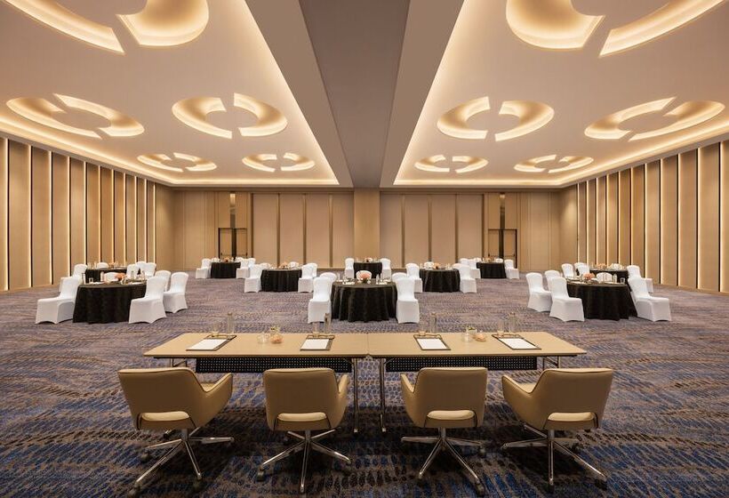 هتل Courtyard By Marriott Shillong