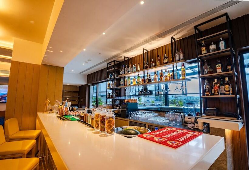 هتل Courtyard By Marriott Shillong