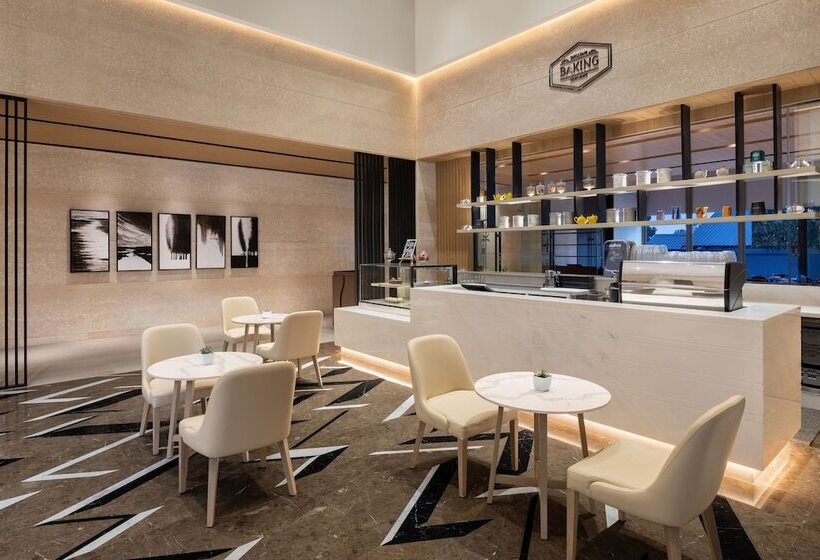 هتل Courtyard By Marriott Shillong