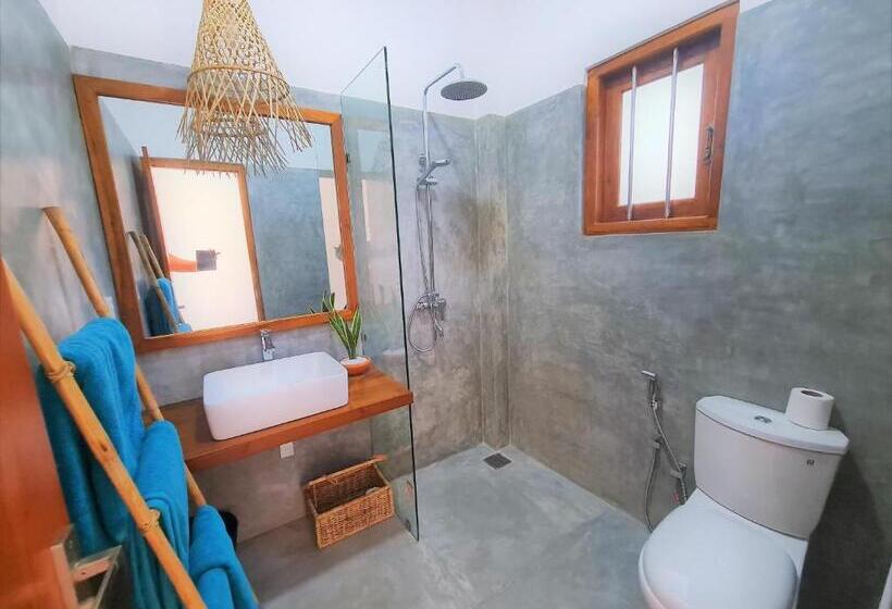 هتل Ohana Surf Guest House