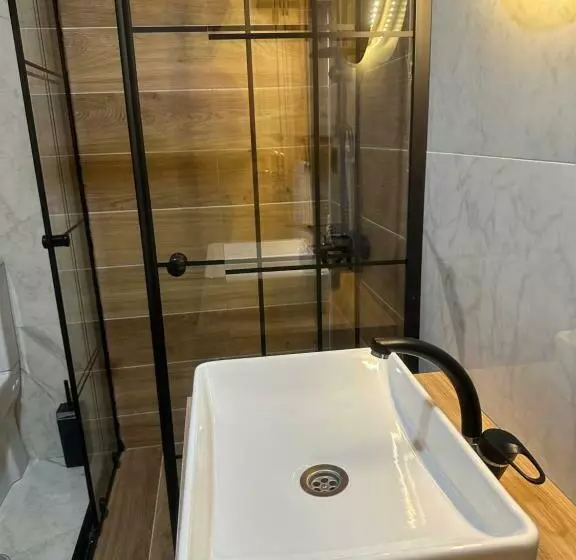 Li̇mkhona Dome   Chalet