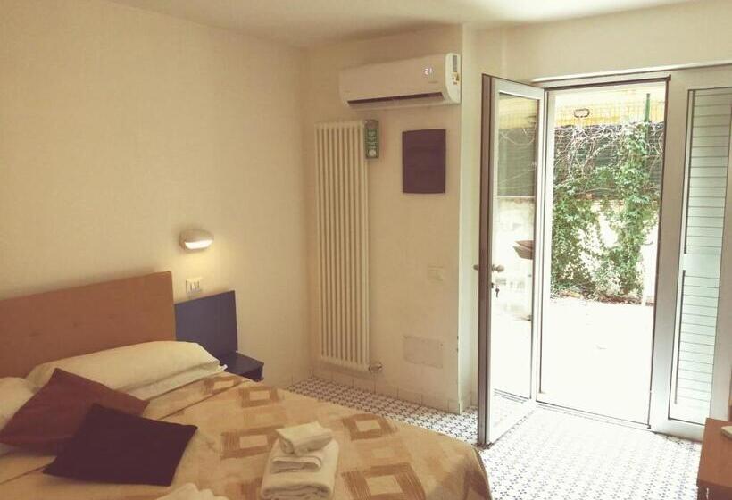 پانسیون Camere Indipendenti Le Terrazze   Piano Terra