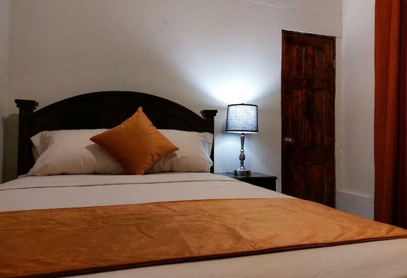 Pension (Hôtel basse catégorie) Hospedaje Los Lirios Chitré