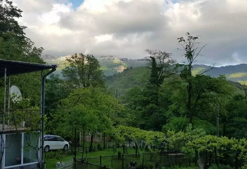 پانسیون Tkhibuli Guest House