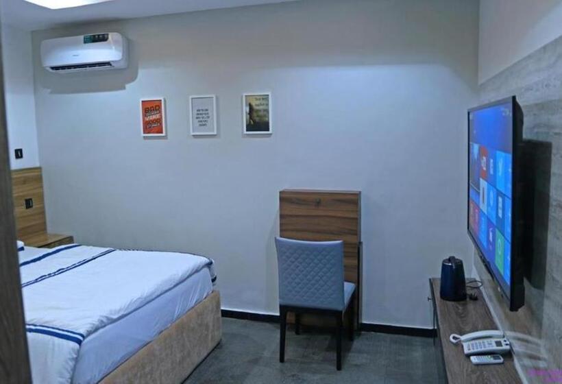 پانسیون The Zodiac House