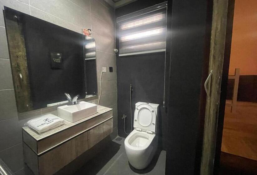 پانسیون The Zodiac House