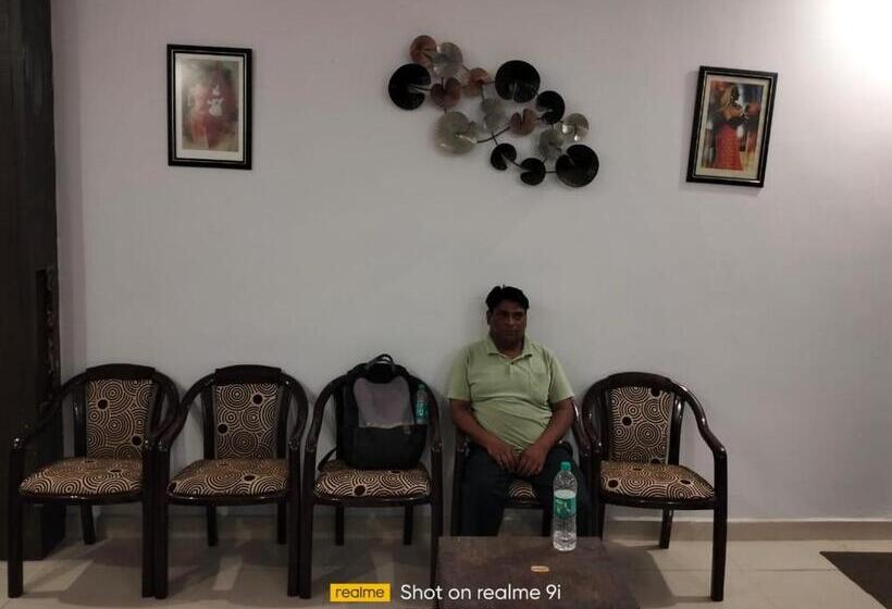 Relax Square & Hotel By Wb Inn